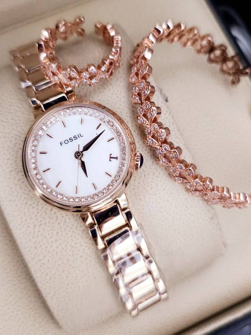 Fossil®-U.S.A. QUEEN