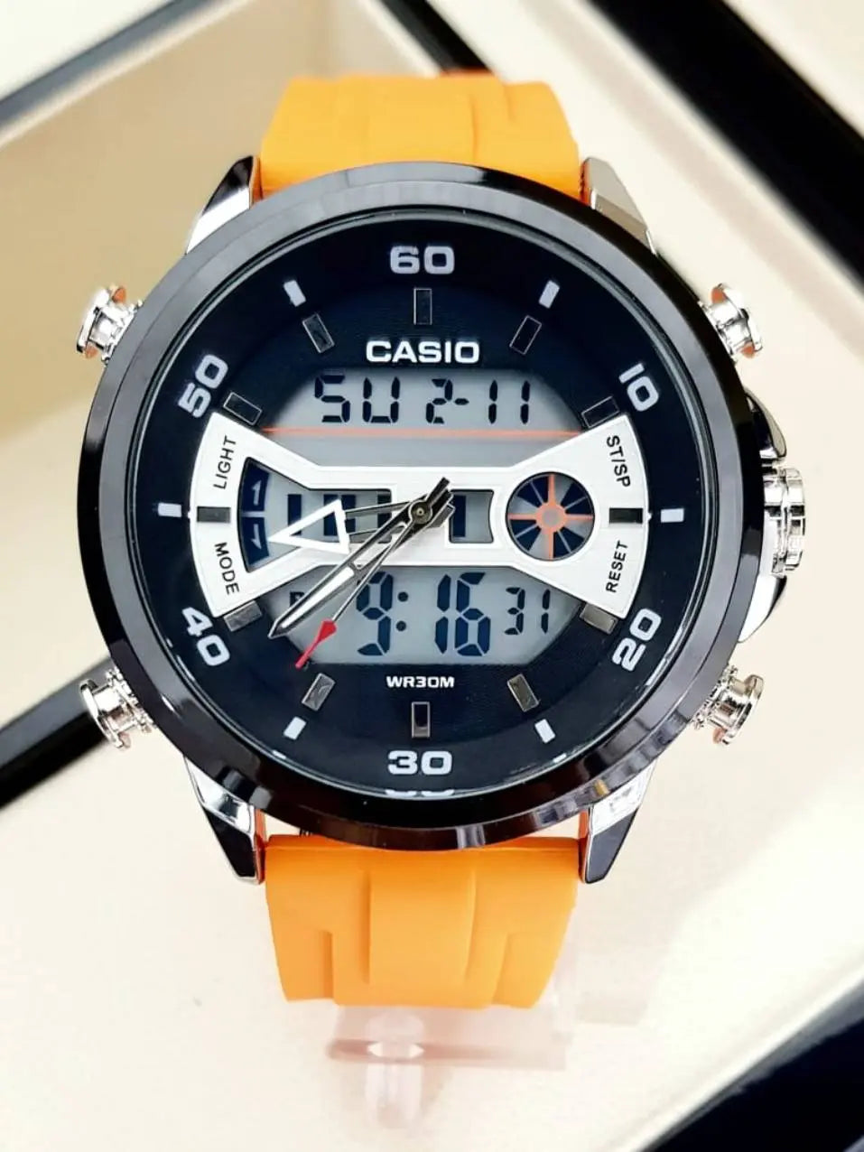 Casio®- G SHOCK Naranja