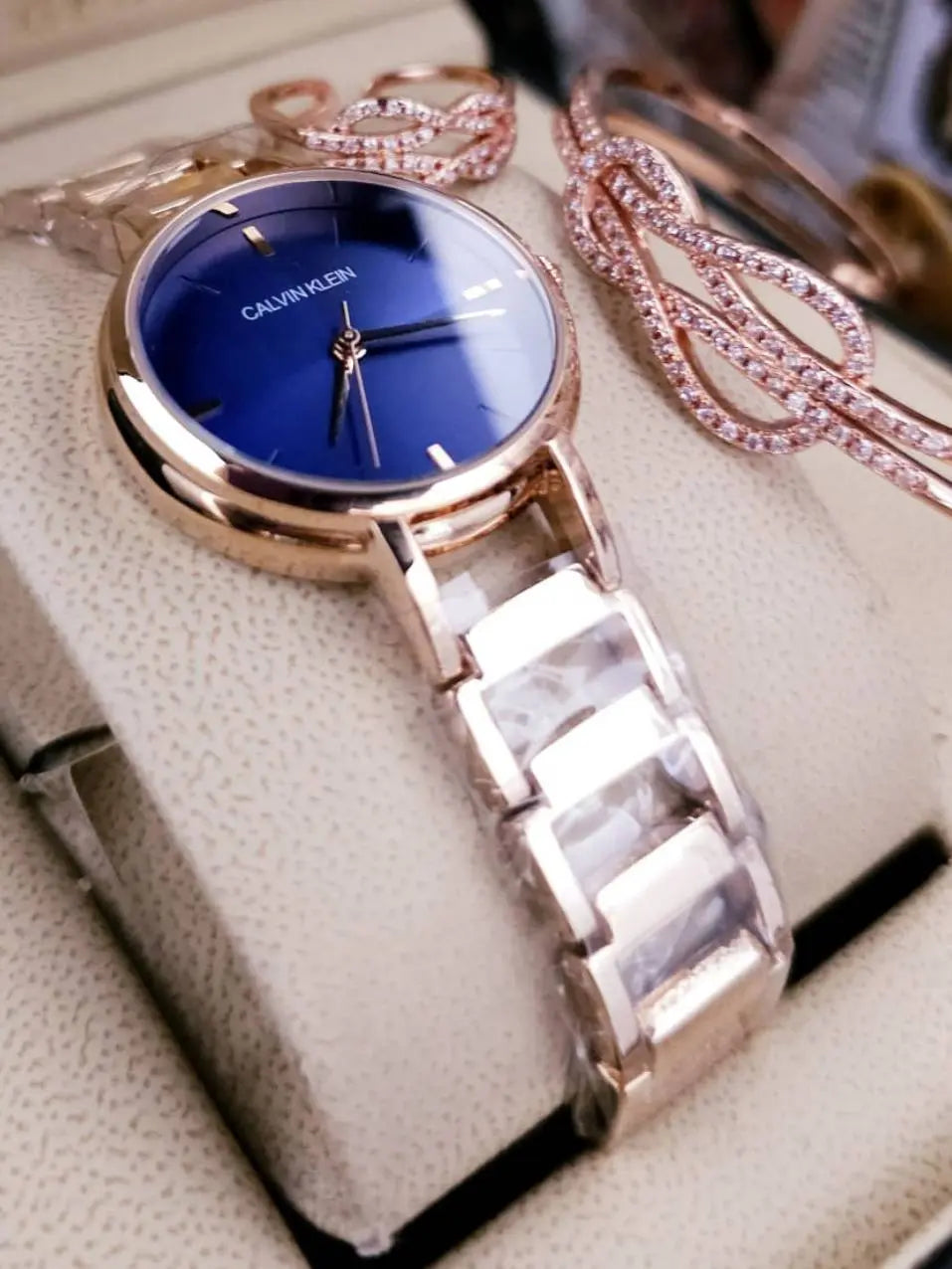 CALVIN KLEIN Vetro™