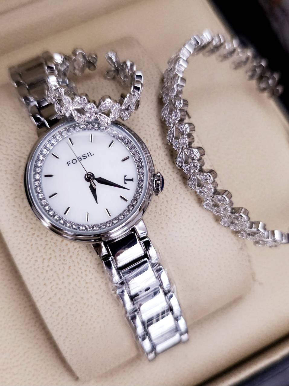 Fossil®-U.S.A. QUEEN